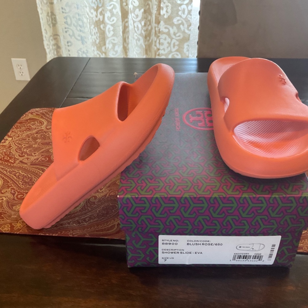 tory burch shower slide-eva sandals in Blush rose  size 7, BNIB,MSRP$158 - Picture 3 of 4
